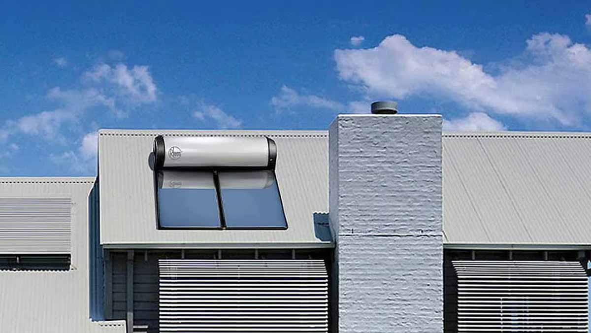 solar hot water service installation