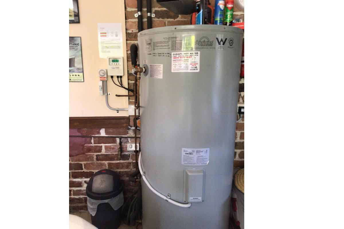 solar hot water heater apricus