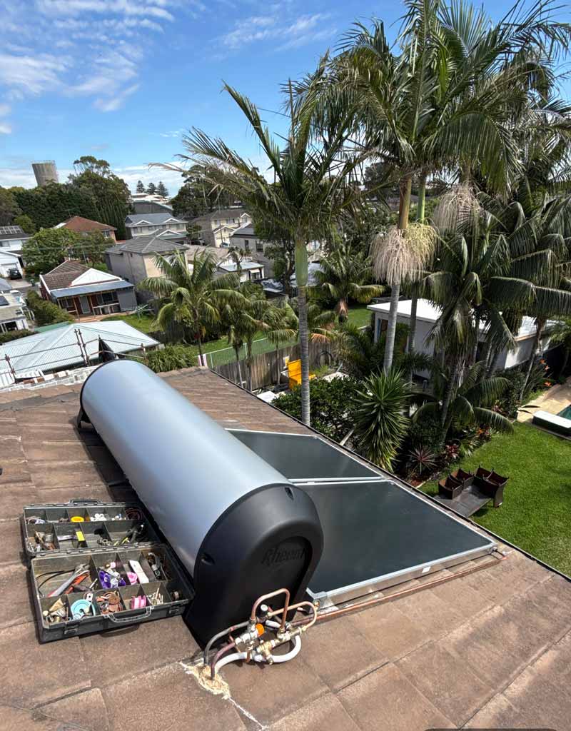 energy efficient water heater solar